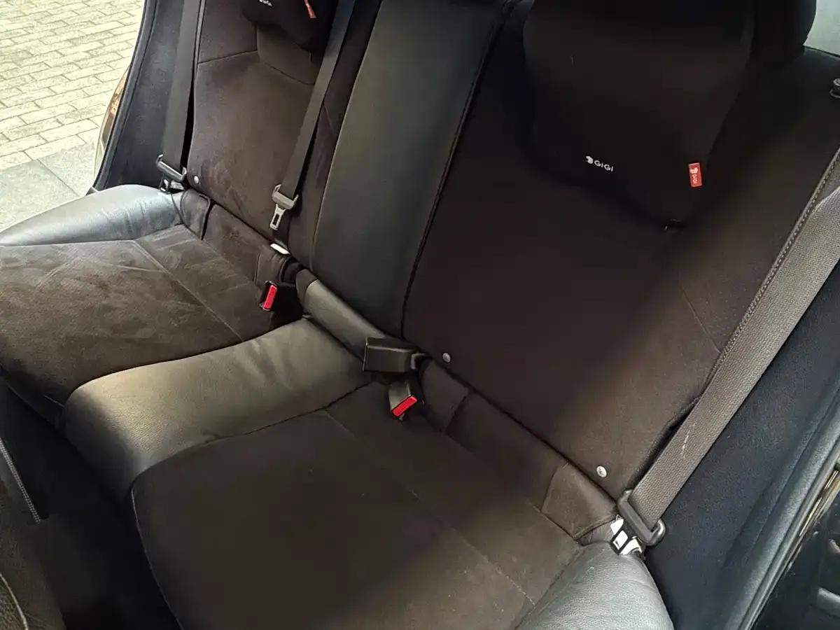Impreza 2011 2.5T WRX STi Sedan — миниатюра 18