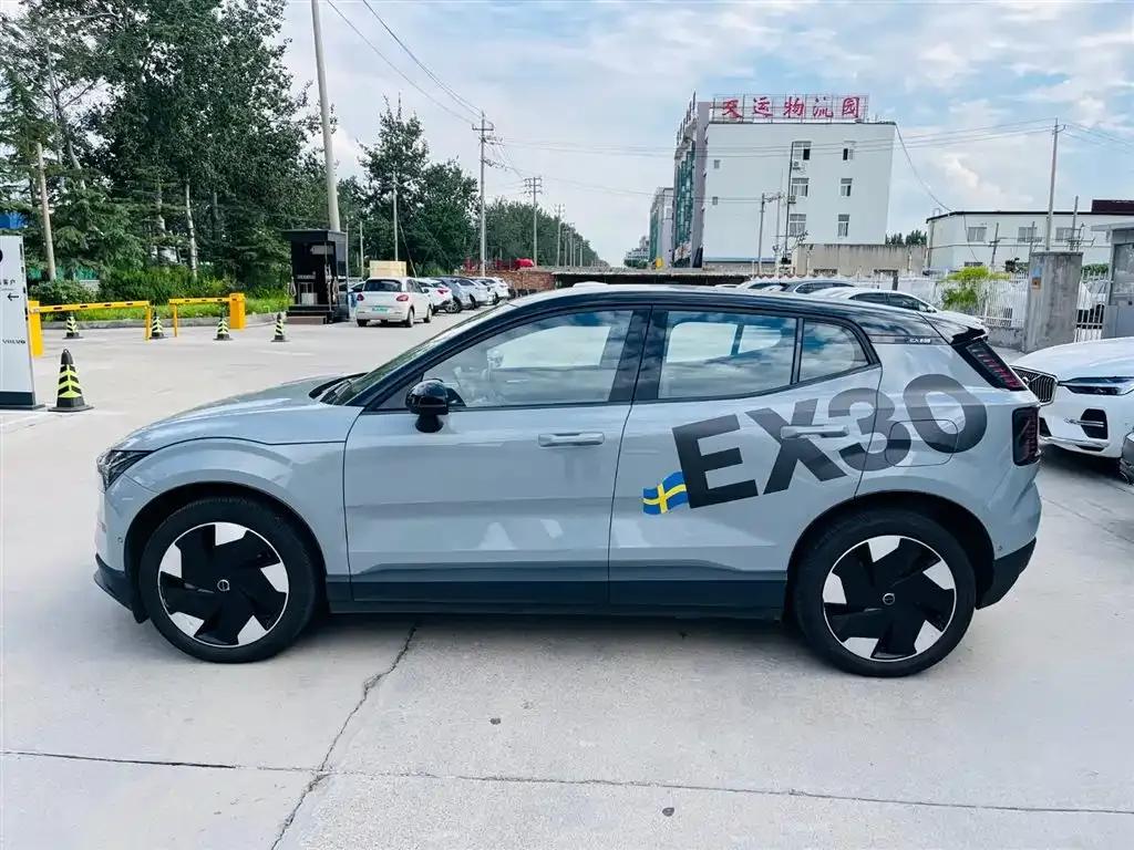 Volvo EX30 2025 Rear-Wheel Drive Long Range Ultra — миниатюра 3