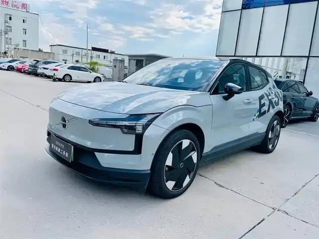 Volvo EX30 2025 Rear-Wheel Drive Long Range Ultra