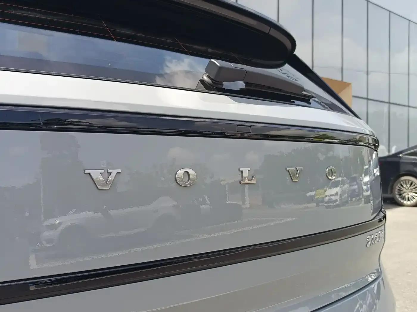 Volvo EX30 2025 Rear-Wheel Drive Long Range Plus — миниатюра 15