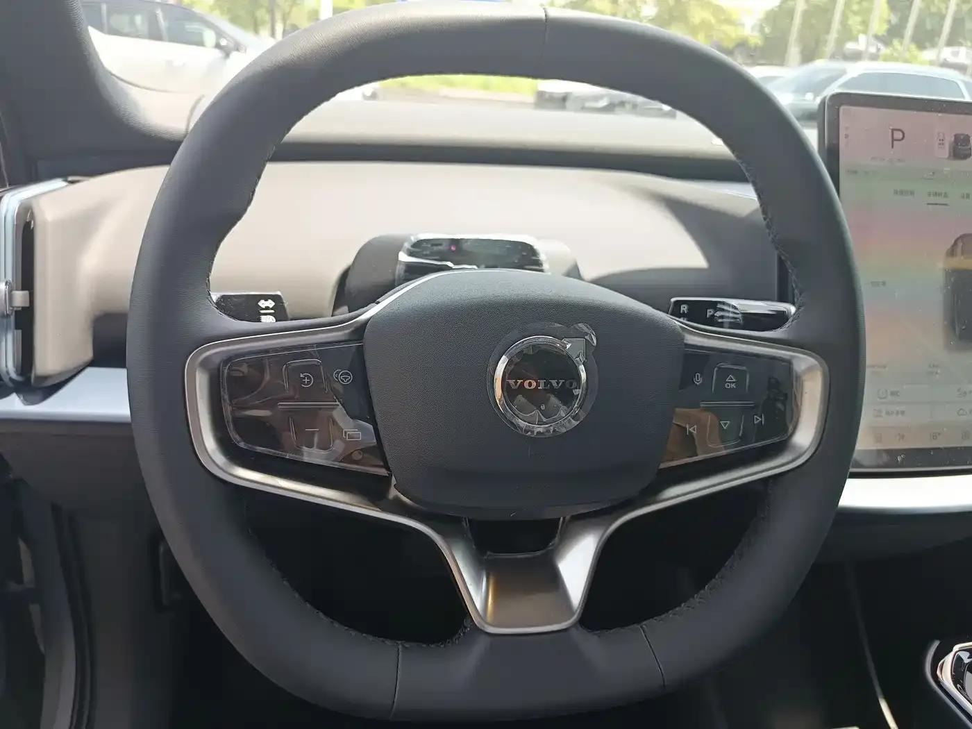 Volvo EX30 2025 Rear-Wheel Drive Long Range Plus — миниатюра 10
