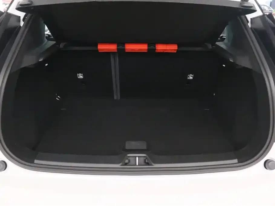 Volvo EX30 2025 Rear-Wheel Drive Long Range Plus — миниатюра 17