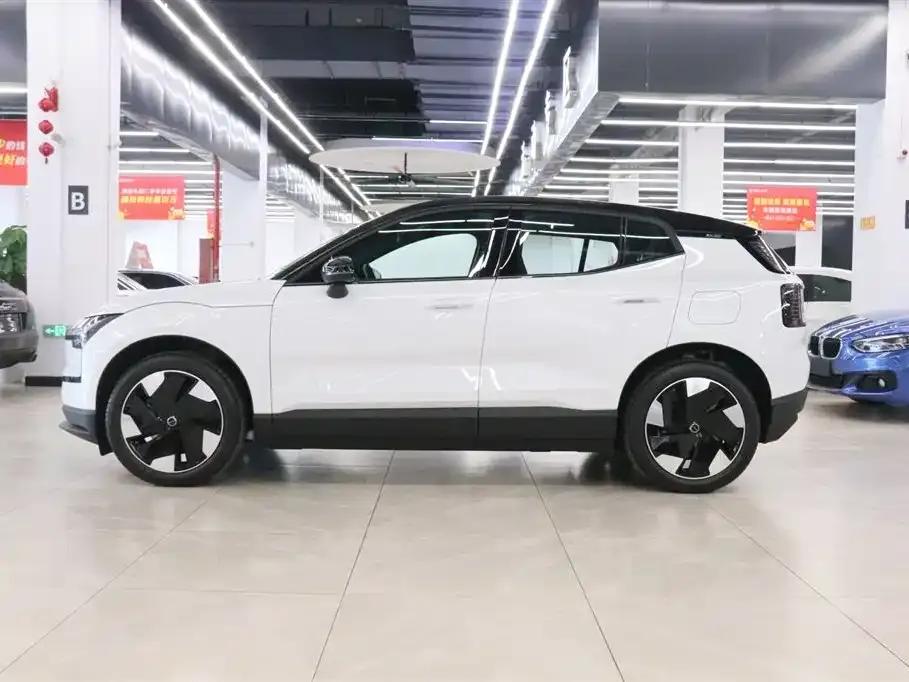 Volvo EX30 2025 Rear-Wheel Drive Long Range Plus — миниатюра 3