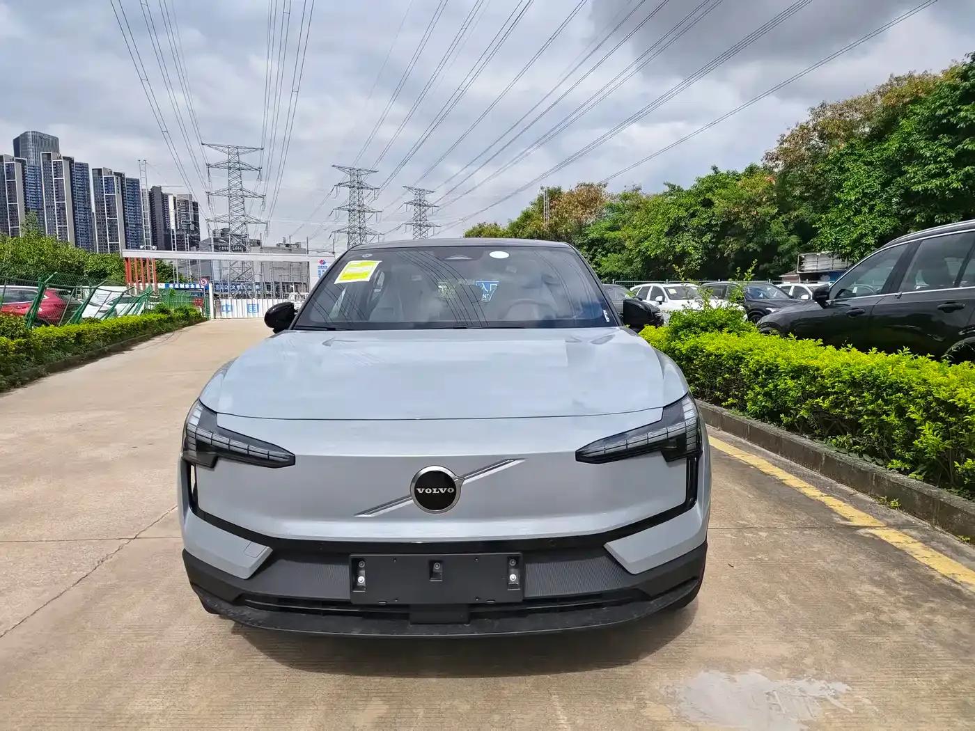 Volvo EX30 2025 Rear-Wheel Drive Long Range Plus — миниатюра 2