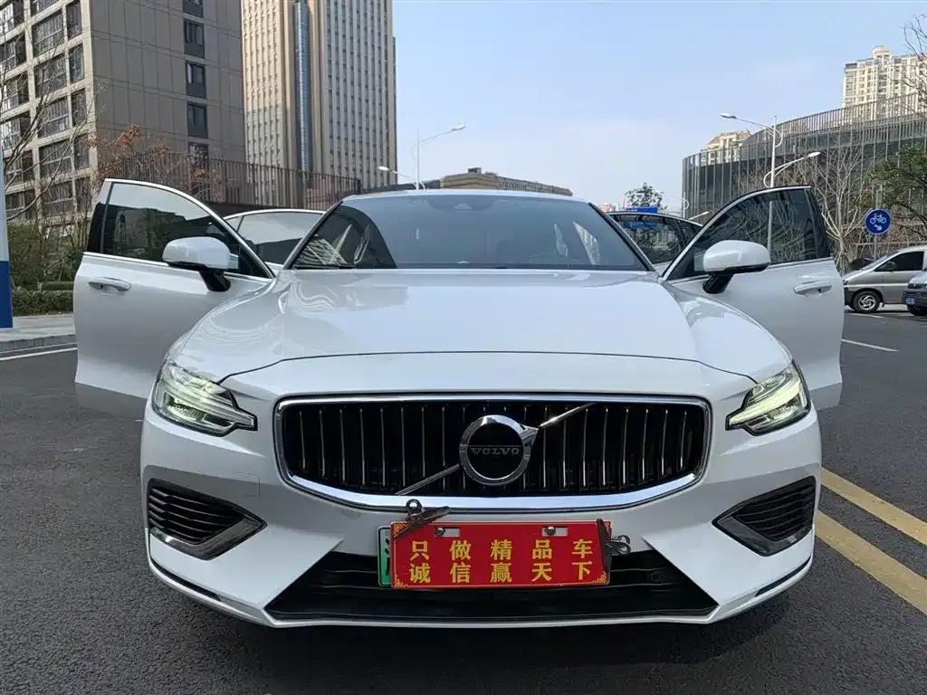 2021 Volvo S60 Plug-in Hybrid T8 E-Drive Hybrid AWD Inscription Luxury Edition — миниатюра 2