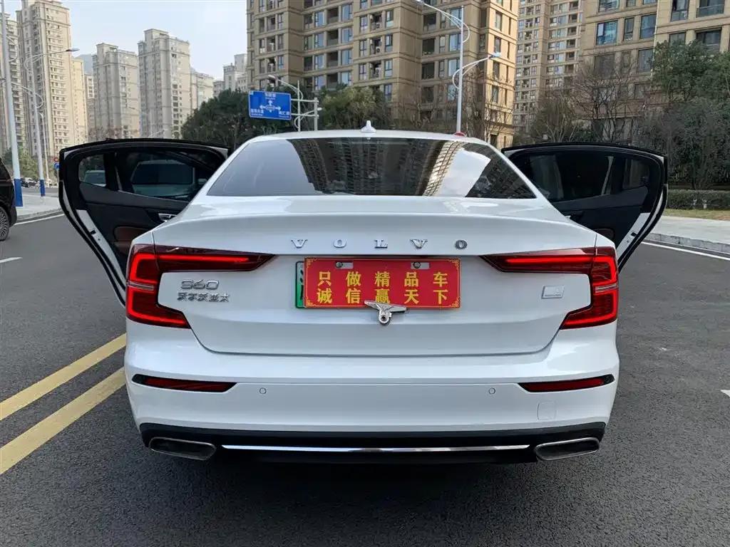 2021 Volvo S60 Plug-in Hybrid T8 E-Drive Hybrid AWD Inscription Luxury Edition — миниатюра 5