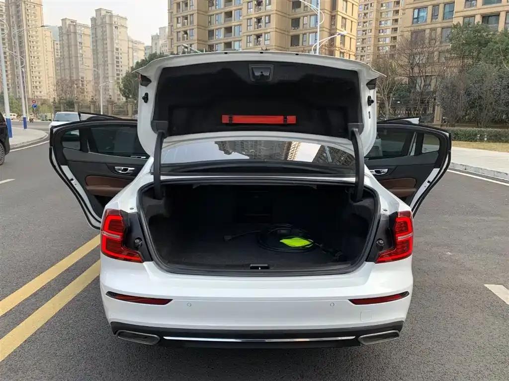 2021 Volvo S60 Plug-in Hybrid T8 E-Drive Hybrid AWD Inscription Luxury Edition — миниатюра 8