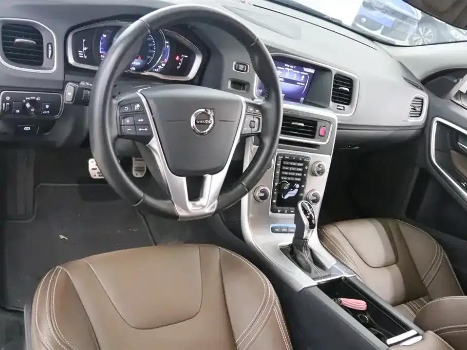 2018 Volvo S60 Plug-in Hybrid, S60L E-Drive Hybrid T6 Entry Edition — миниатюра 10