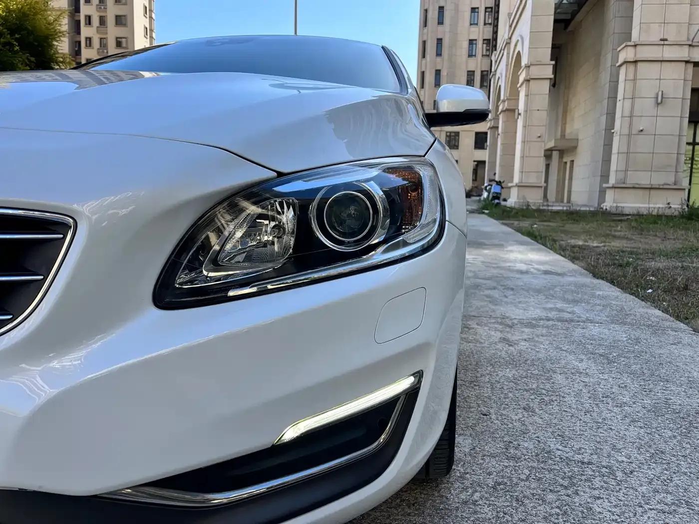 2015 Volvo S60 Plug-in Hybrid, S60L E-Drive Hybrid T6 Smart Edition — миниатюра 14