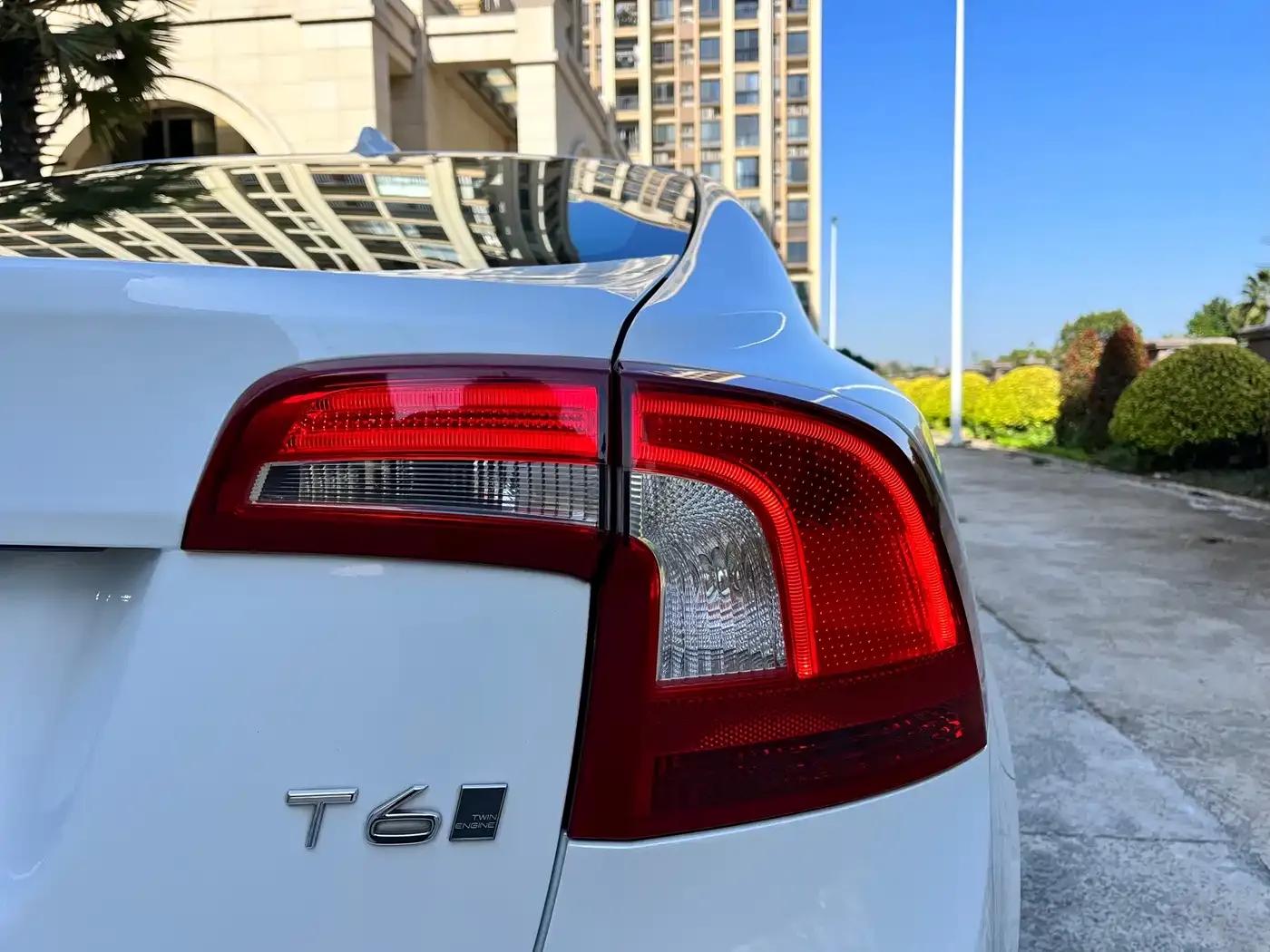 2015 Volvo S60 Plug-in Hybrid, S60L E-Drive Hybrid T6 Smart Edition — миниатюра 15