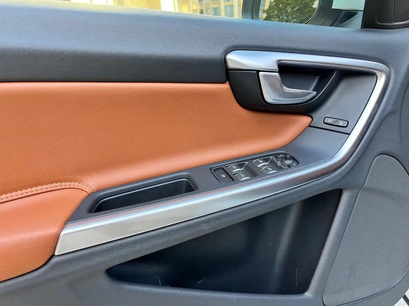 2015 Volvo S60 Plug-in Hybrid, S60L E-Drive Hybrid T6 Smart Edition — миниатюра 18