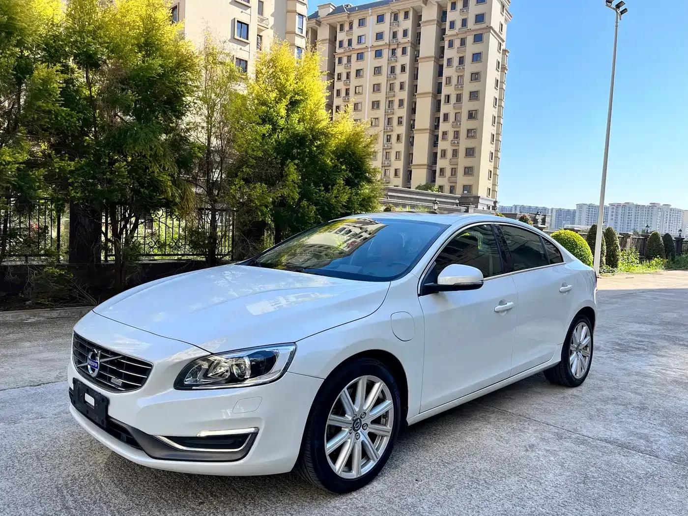 2015 Volvo S60 Plug-in Hybrid, S60L E-Drive Hybrid T6 Smart Edition — миниатюра 3