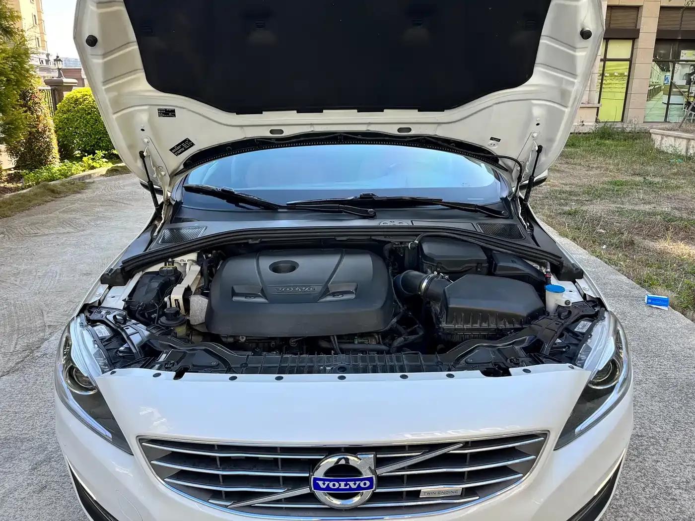 2015 Volvo S60 Plug-in Hybrid, S60L E-Drive Hybrid T6 Smart Edition — миниатюра 21