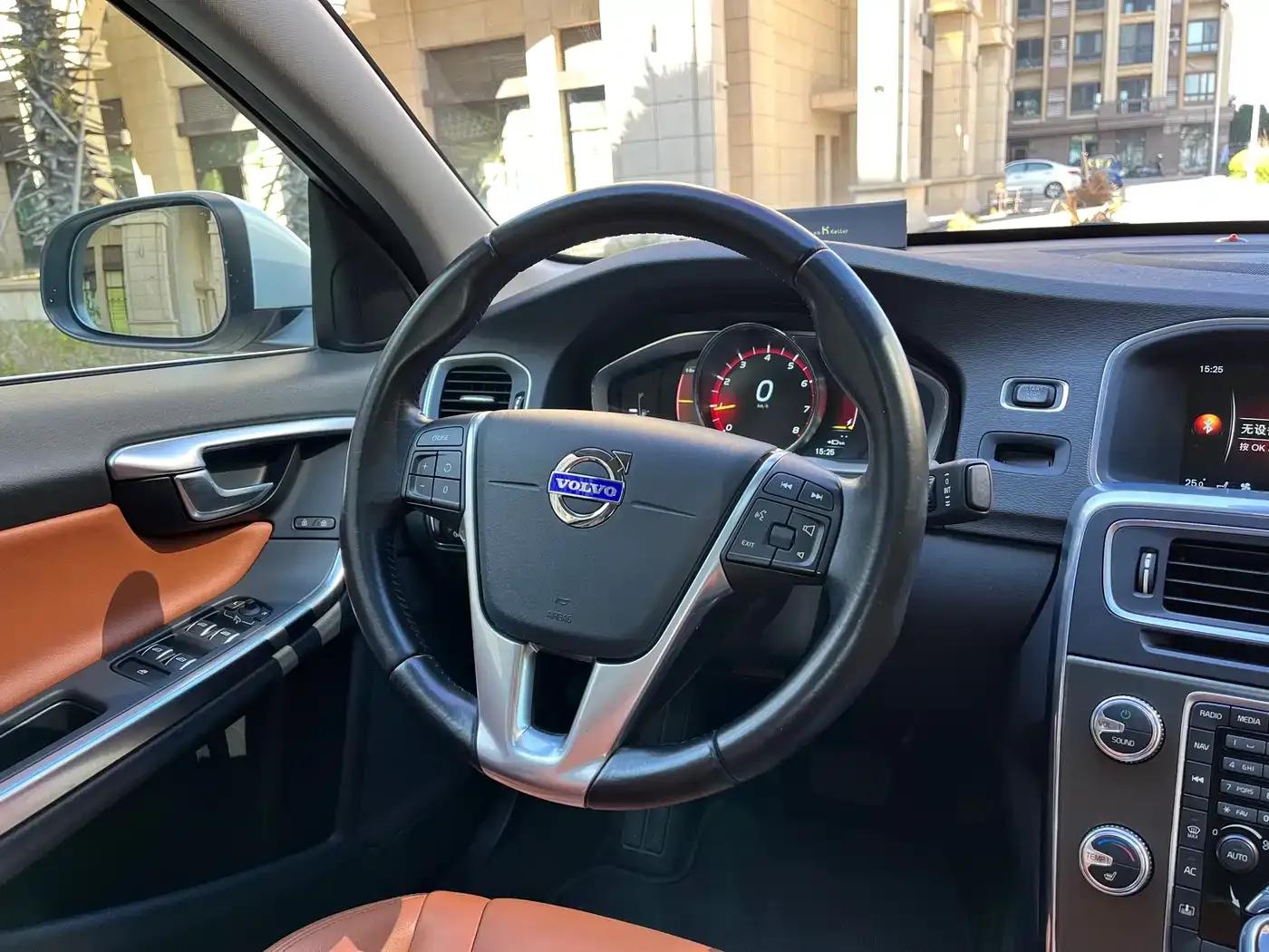 2015 Volvo S60 Plug-in Hybrid, S60L E-Drive Hybrid T6 Smart Edition — миниатюра 7