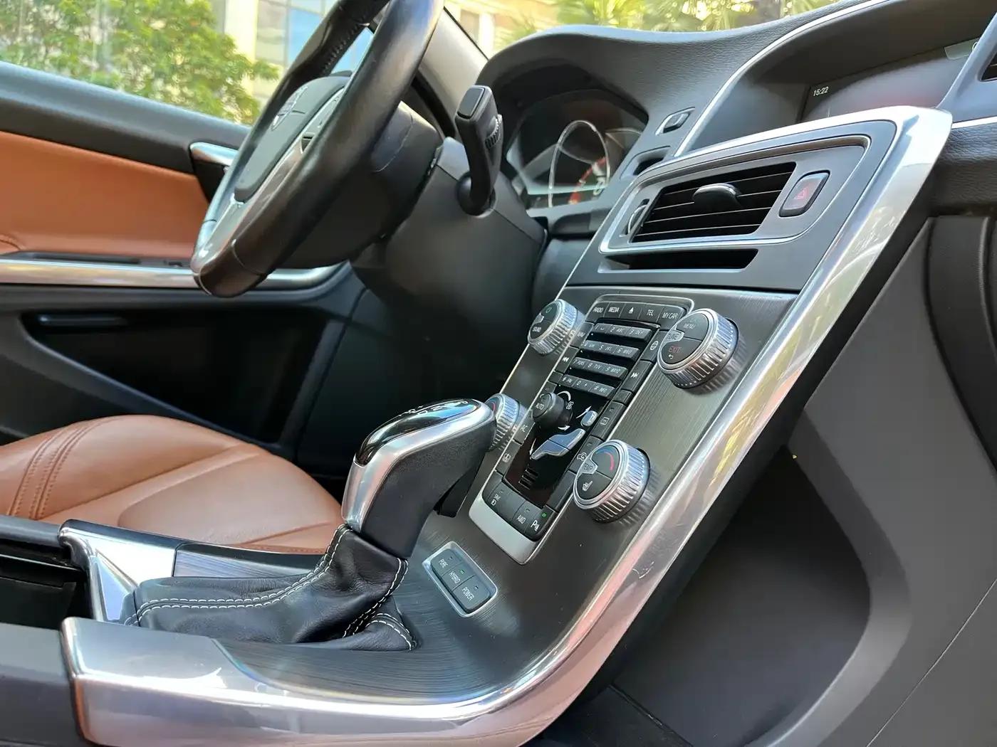2015 Volvo S60 Plug-in Hybrid, S60L E-Drive Hybrid T6 Smart Edition — миниатюра 9