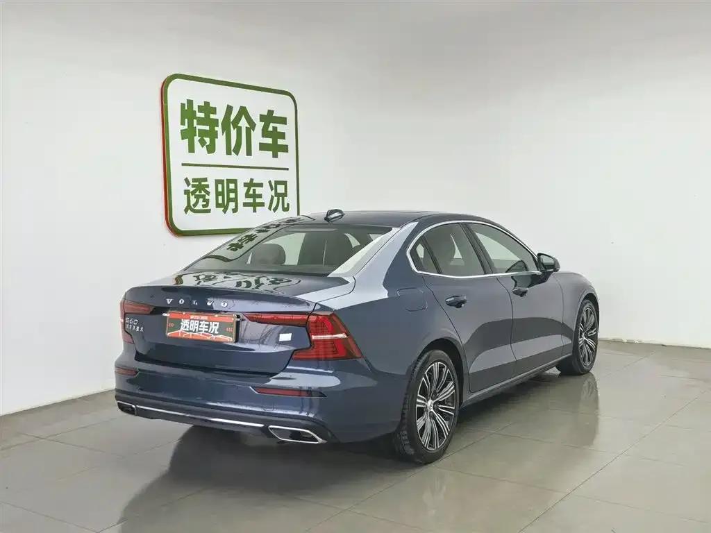 2022 Volvo S60 Plug-in Hybrid T8 E-Drive Hybrid AWD Inscription Luxury Edition — миниатюра 2