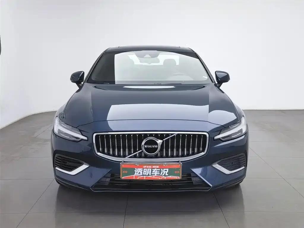 2022 Volvo S60 Plug-in Hybrid T8 E-Drive Hybrid AWD Inscription Luxury Edition — миниатюра 3