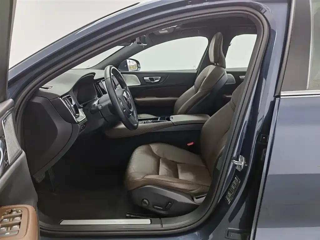 2022 Volvo S60 Plug-in Hybrid T8 E-Drive Hybrid AWD Inscription Luxury Edition — миниатюра 10