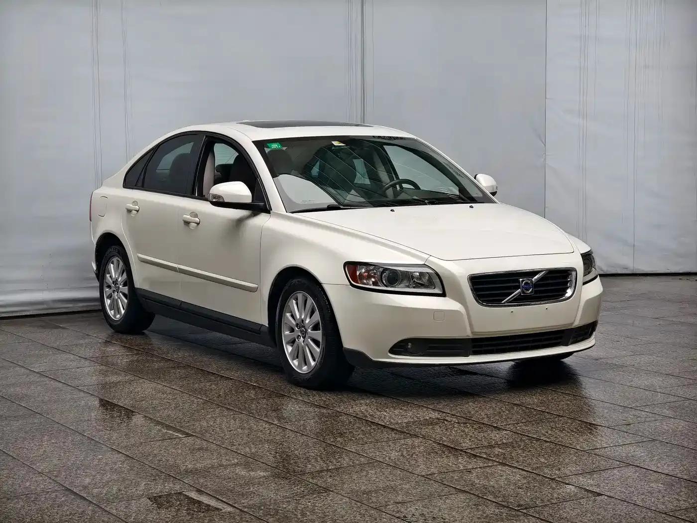Volvo S40 2010 2.0L Automatic Smart Edition — миниатюра 2