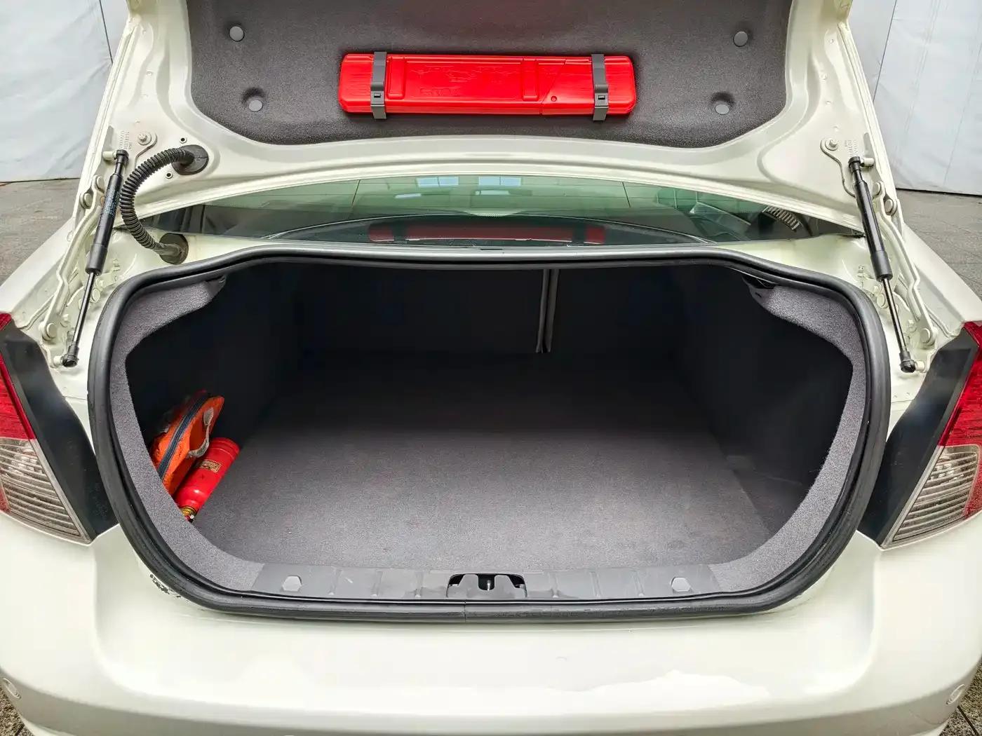 Volvo S40 2010 2.0L Automatic Smart Edition — миниатюра 16