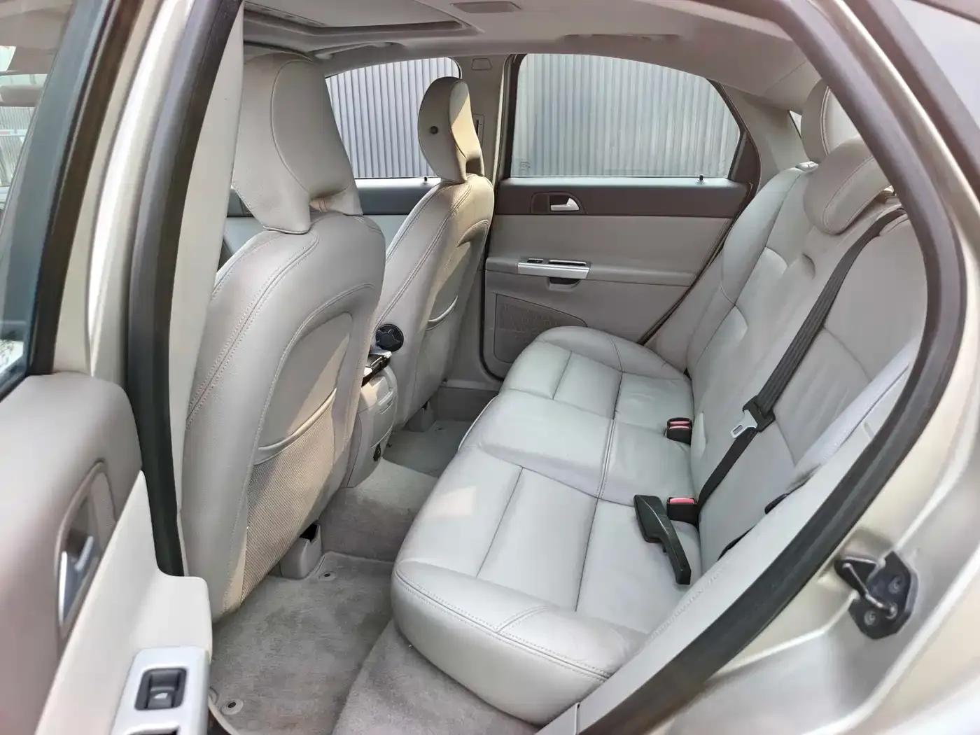 2011 Volvo S40 2.0L Automatic Smart Edition — миниатюра 11