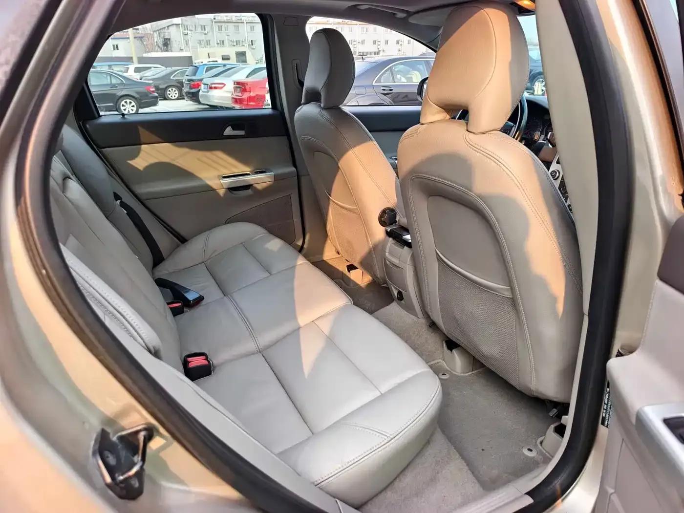 2011 Volvo S40 2.0L Automatic Smart Edition — миниатюра 14