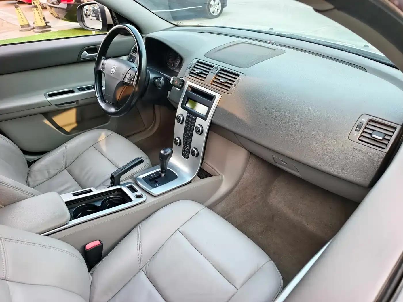 2011 Volvo S40 2.0L Automatic Smart Edition — миниатюра 15