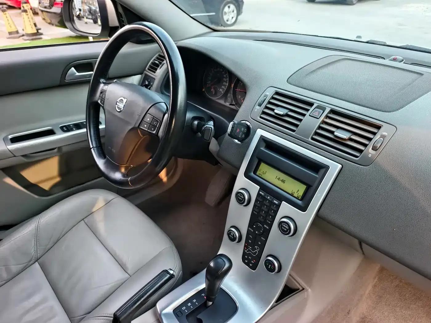 2011 Volvo S40 2.0L Automatic Smart Edition — миниатюра 17