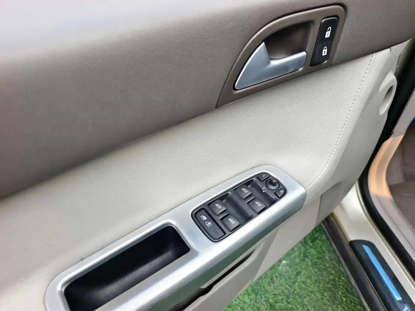 2011 Volvo S40 2.0L Automatic Smart Edition — миниатюра 6