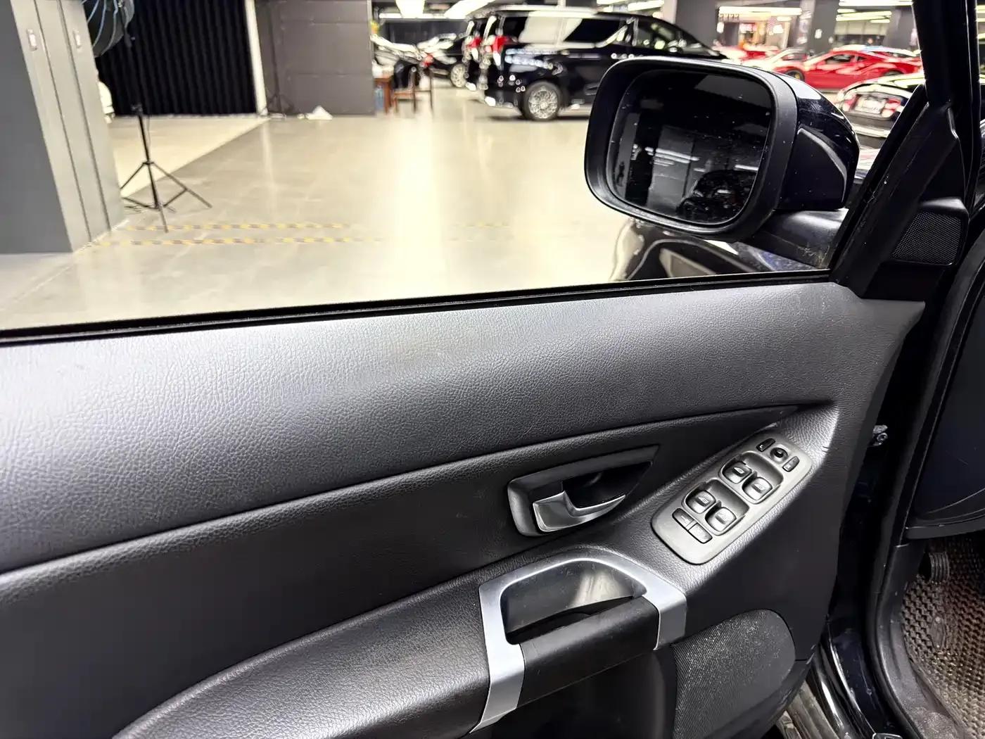 2014 XC Classic T5 Luxury Edition — миниатюра 7