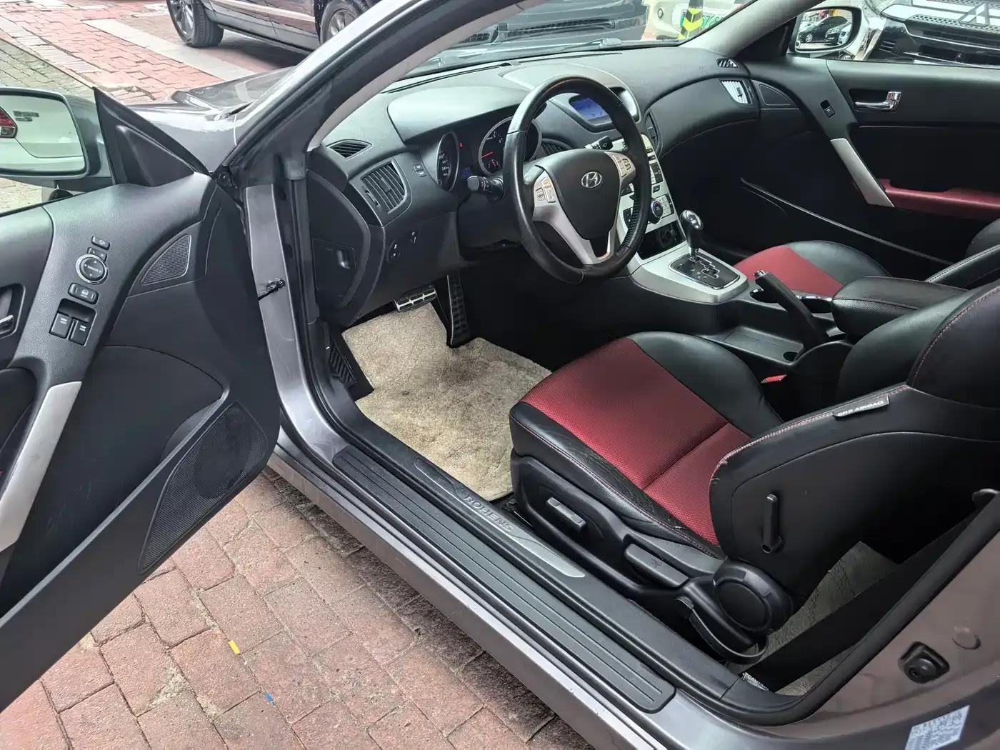 Genesis Coupe 2009 2.0T Automatic Elegant Edition — миниатюра 7