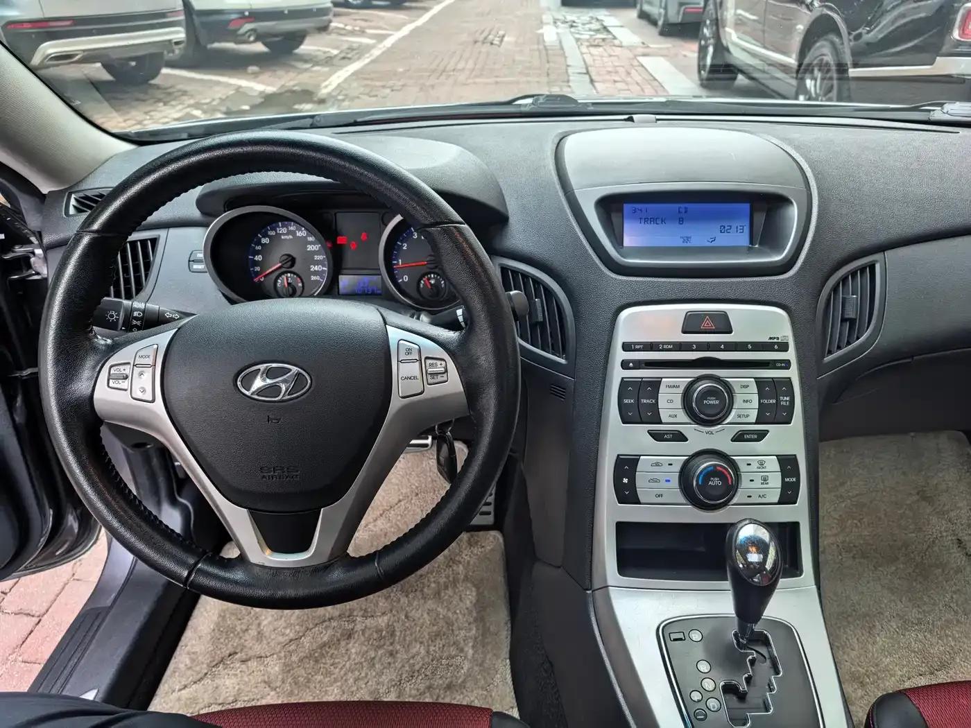 Genesis Coupe 2009 2.0T Automatic Elegant Edition — миниатюра 8