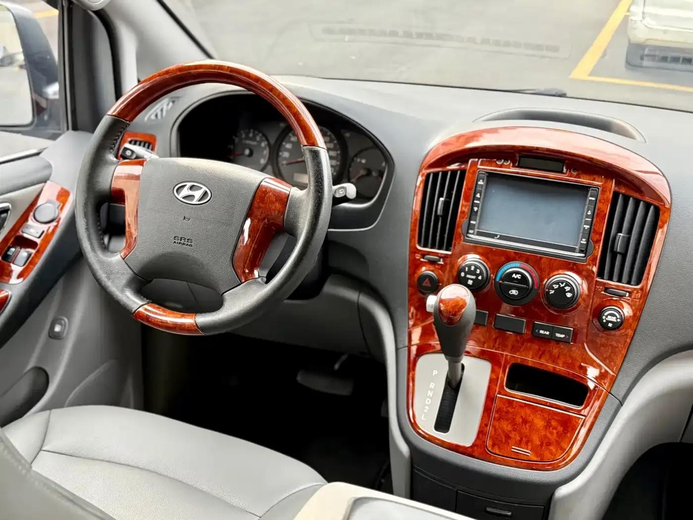 H-1 Huiyi 2011 2.4L Luxury Edition — миниатюра 13