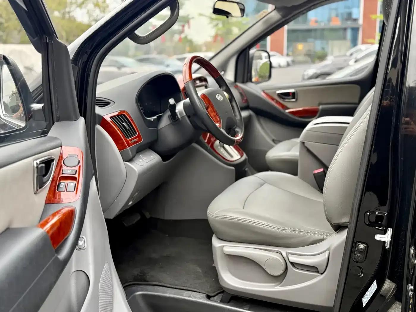 H-1 Huiyi 2011 2.4L Luxury Edition — миниатюра 7