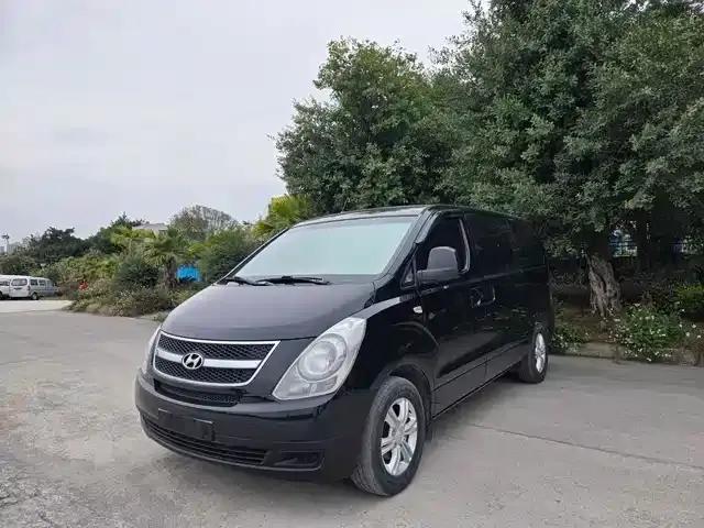H-1 Huiyi 2011 2.4L Luxury Edition