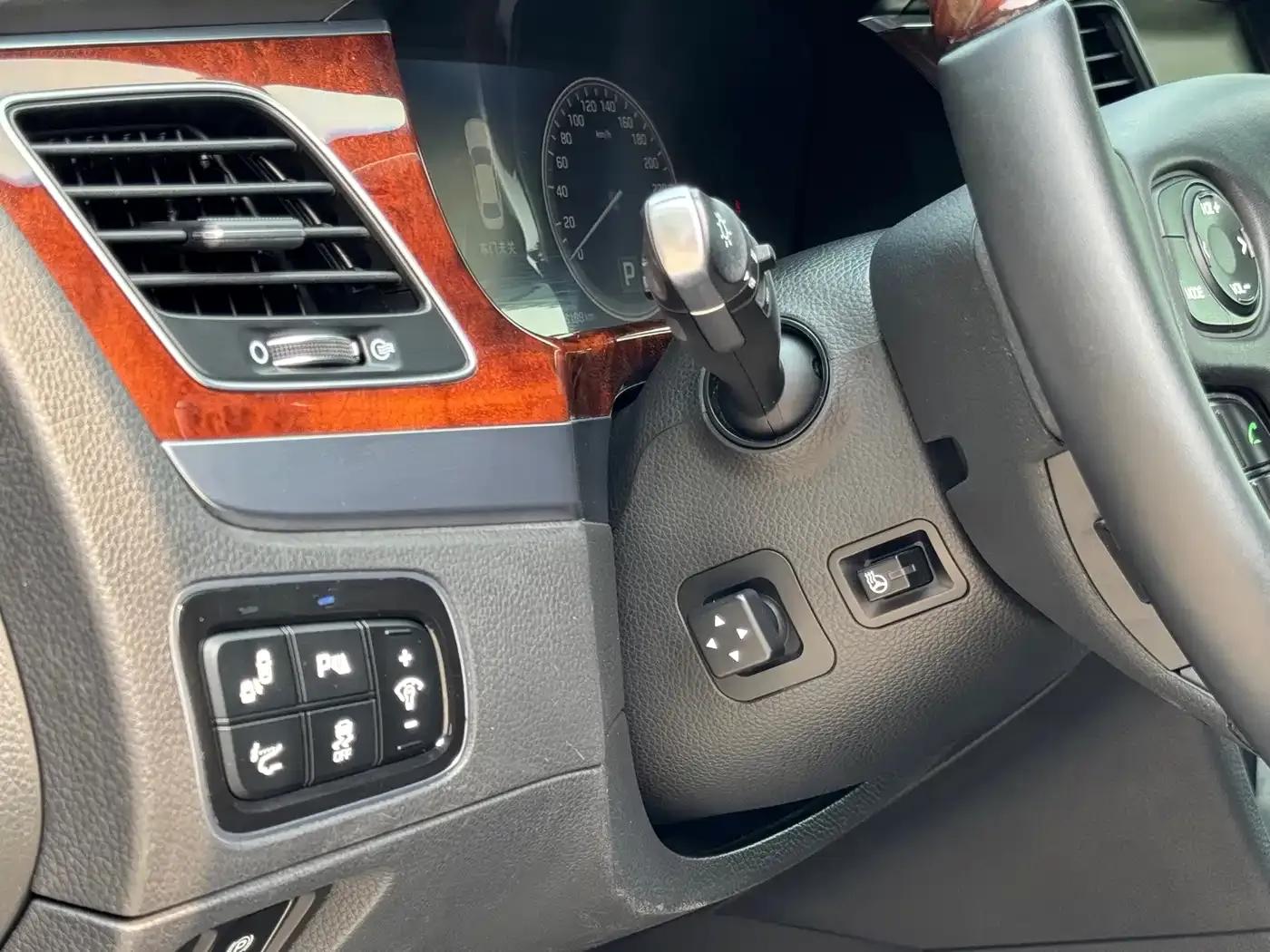 Equus 2014 3.8 GDi Extended Flagship Edition — миниатюра 21