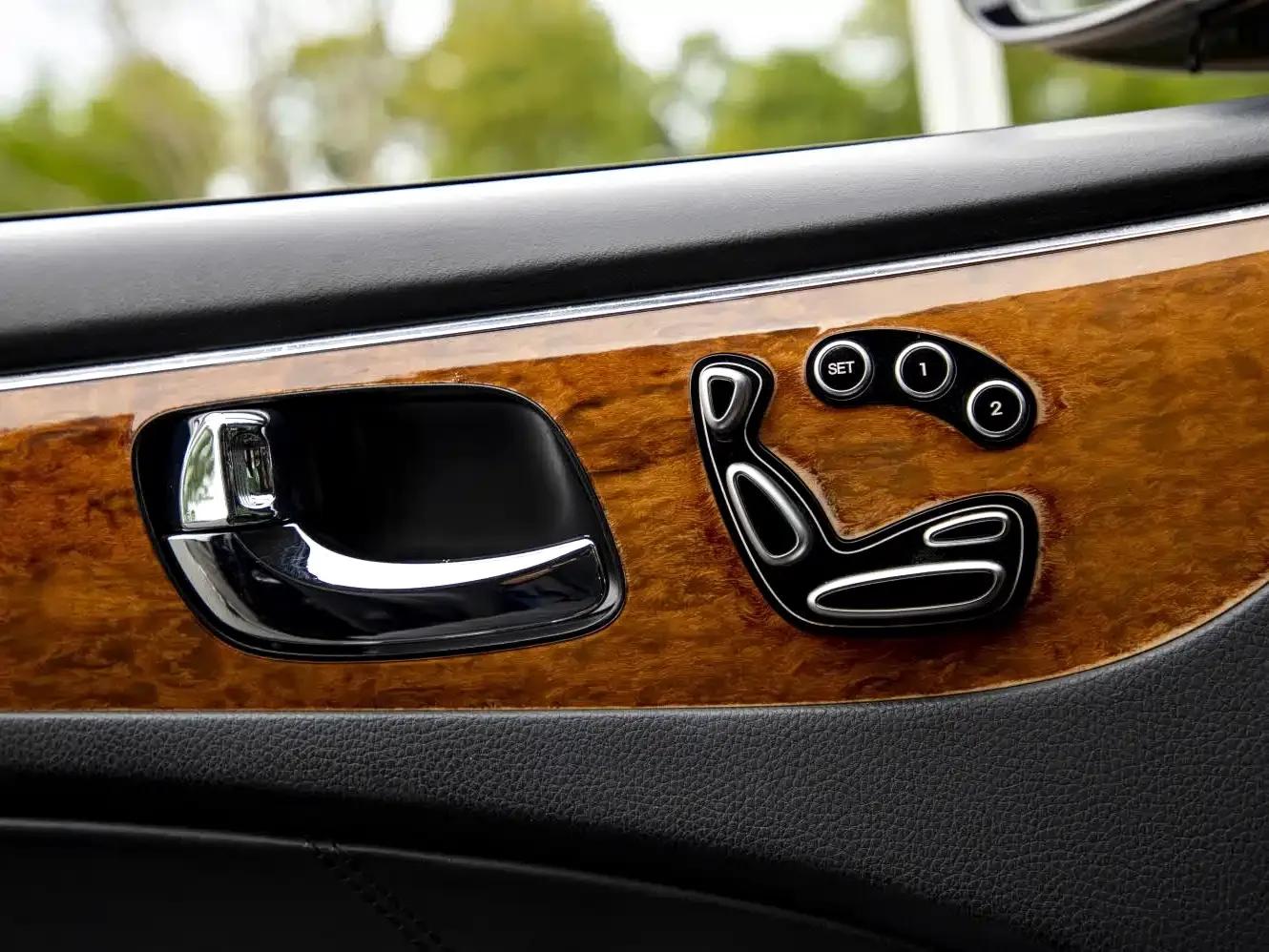 Equus 2012 3.8 GDi Premium Edition — миниатюра 15