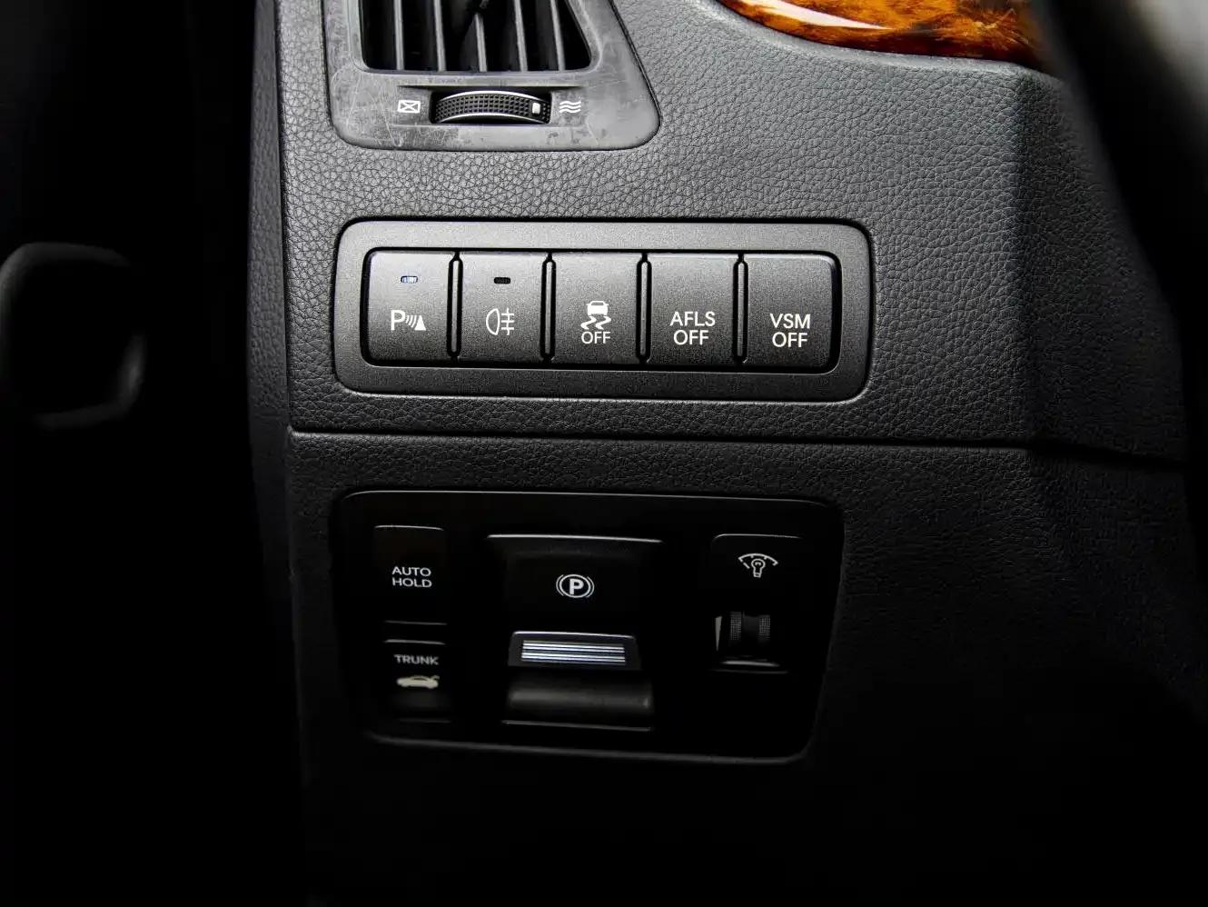 Equus 2012 3.8 GDi Premium Edition — миниатюра 17