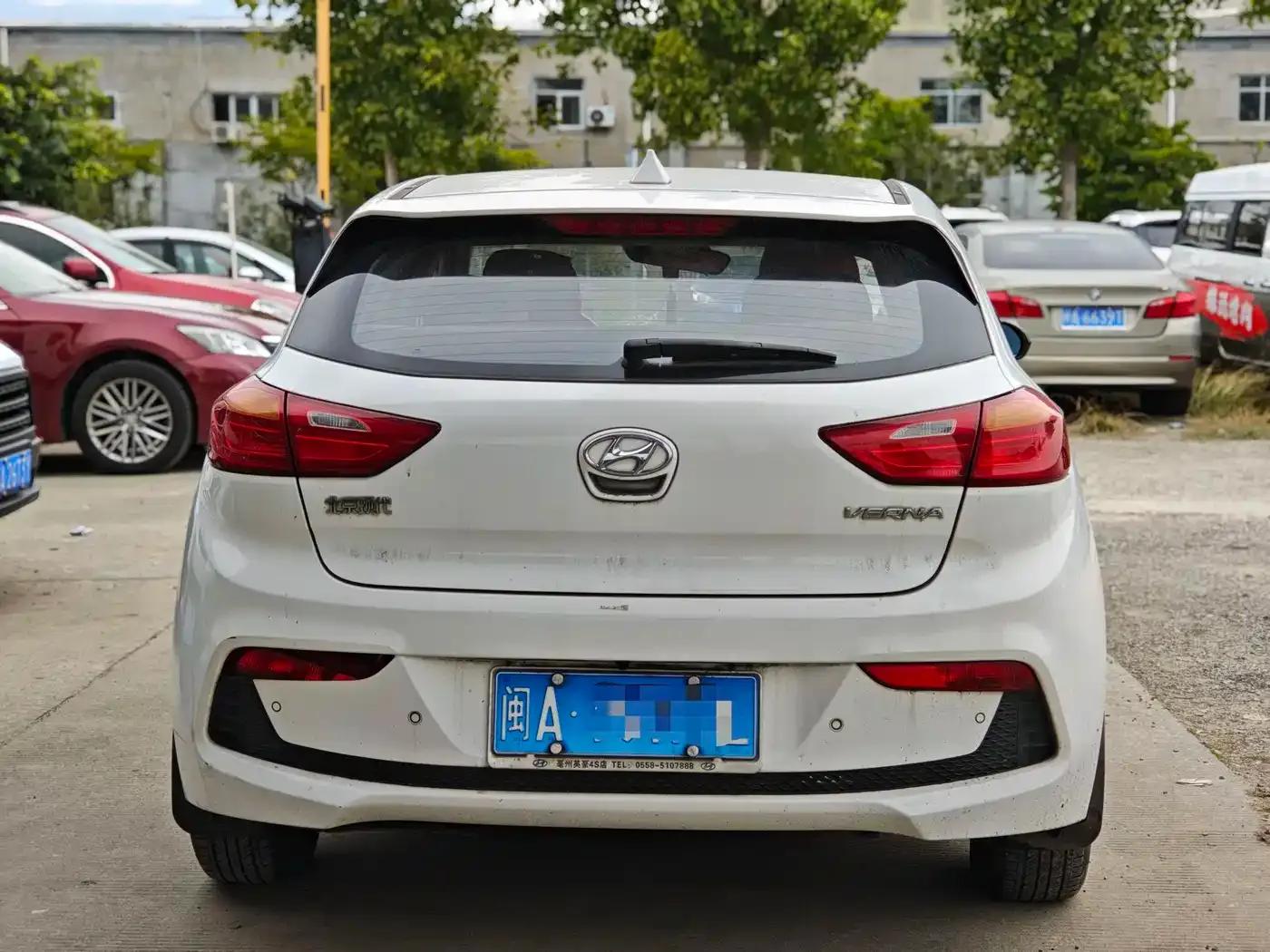 2017 Hyundai Verna RV 1.4L Manual Cool Edition GLS (National V Emission Standard) — миниатюра 3