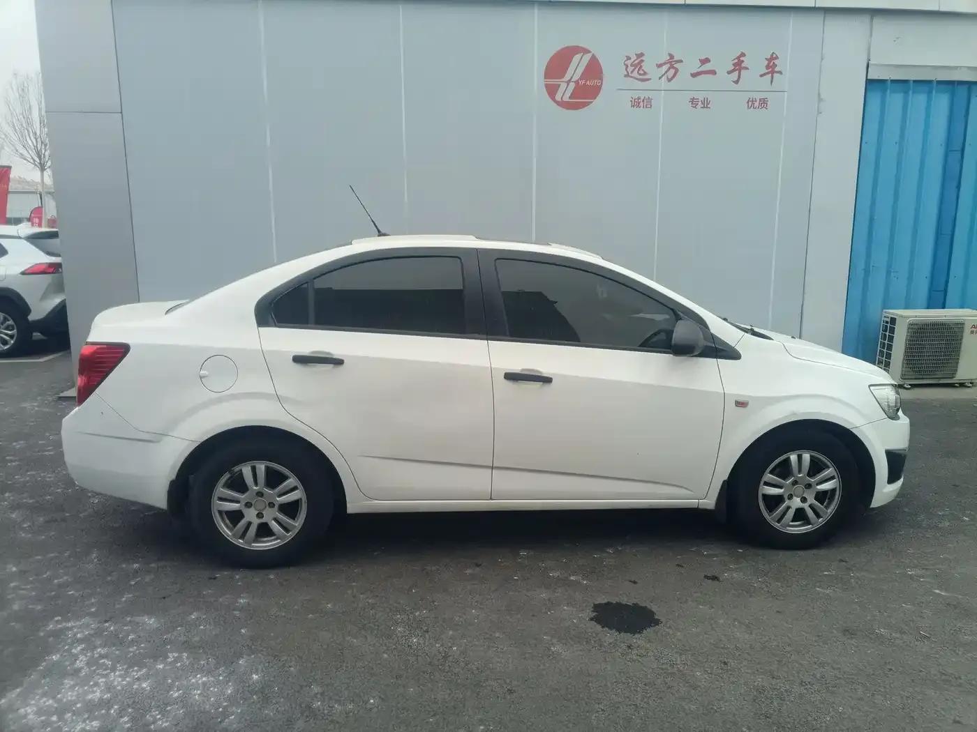 2013 Aveo Sedan 1.4L AT Sunroof Edition — миниатюра 3
