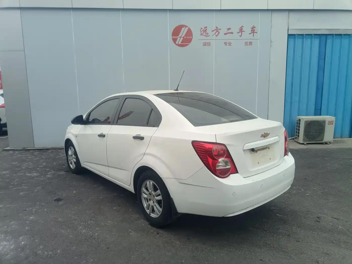 2013 Aveo Sedan 1.4L AT Sunroof Edition — миниатюра 4