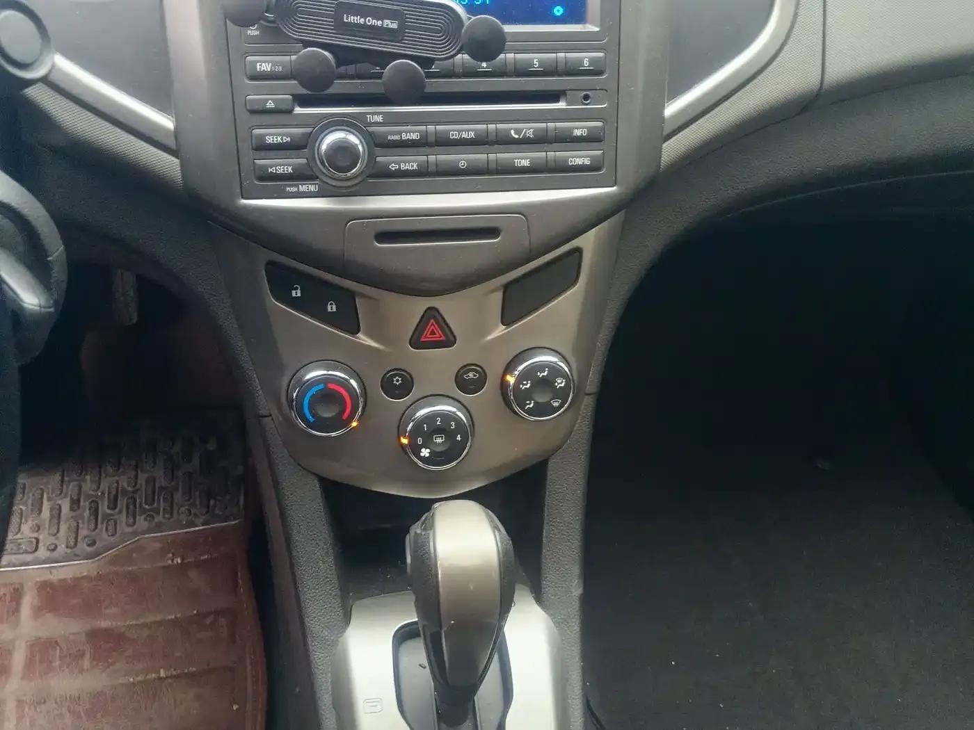 2013 Aveo Sedan 1.4L AT Sunroof Edition — миниатюра 8