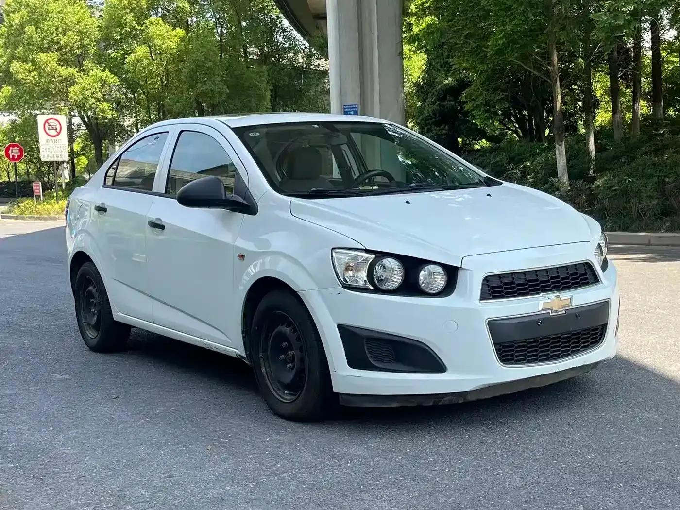 2013 Aveo Sedan 1.4L AT Sunroof Edition — миниатюра 3