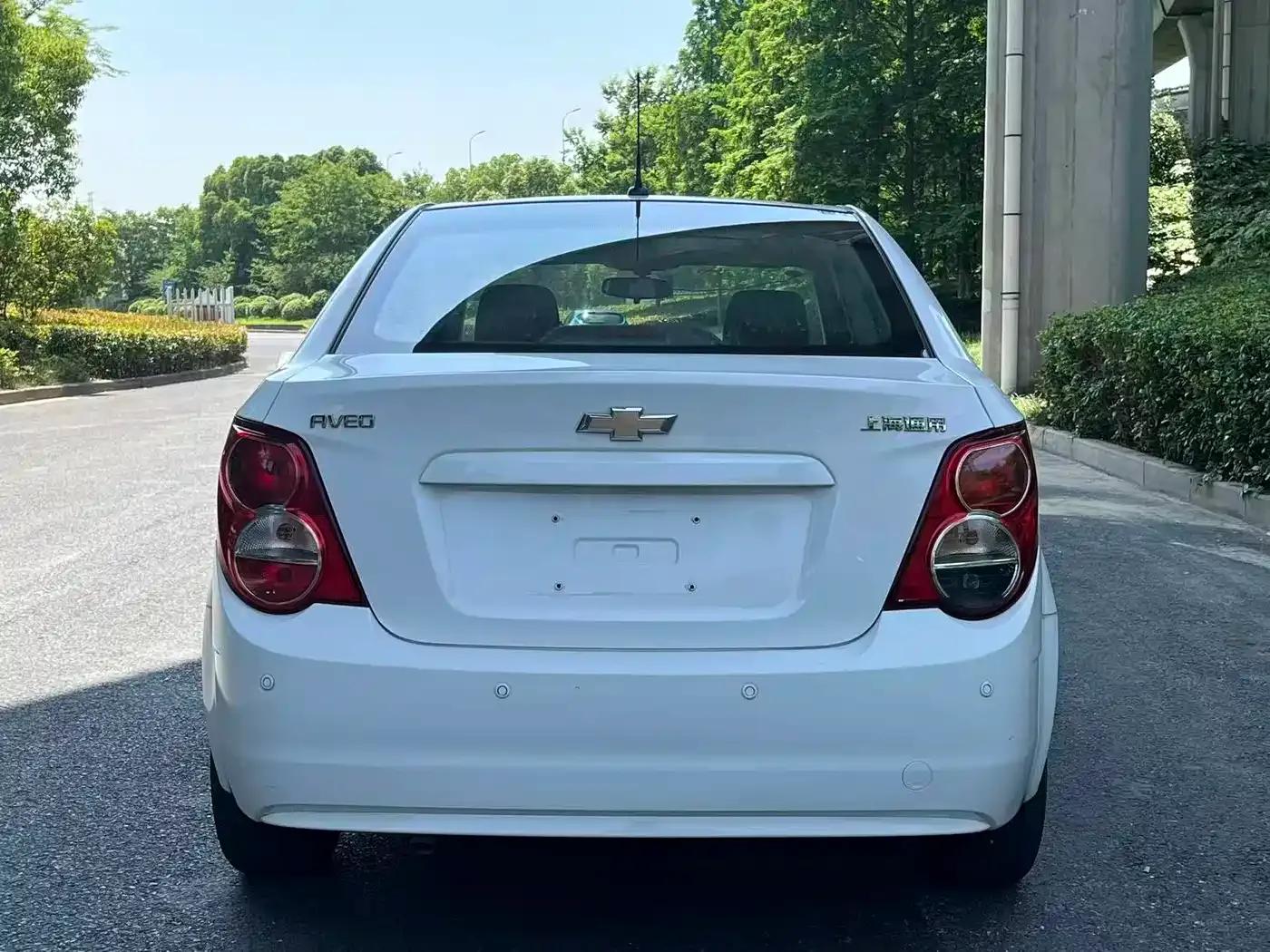 2013 Aveo Sedan 1.4L AT Sunroof Edition — миниатюра 5