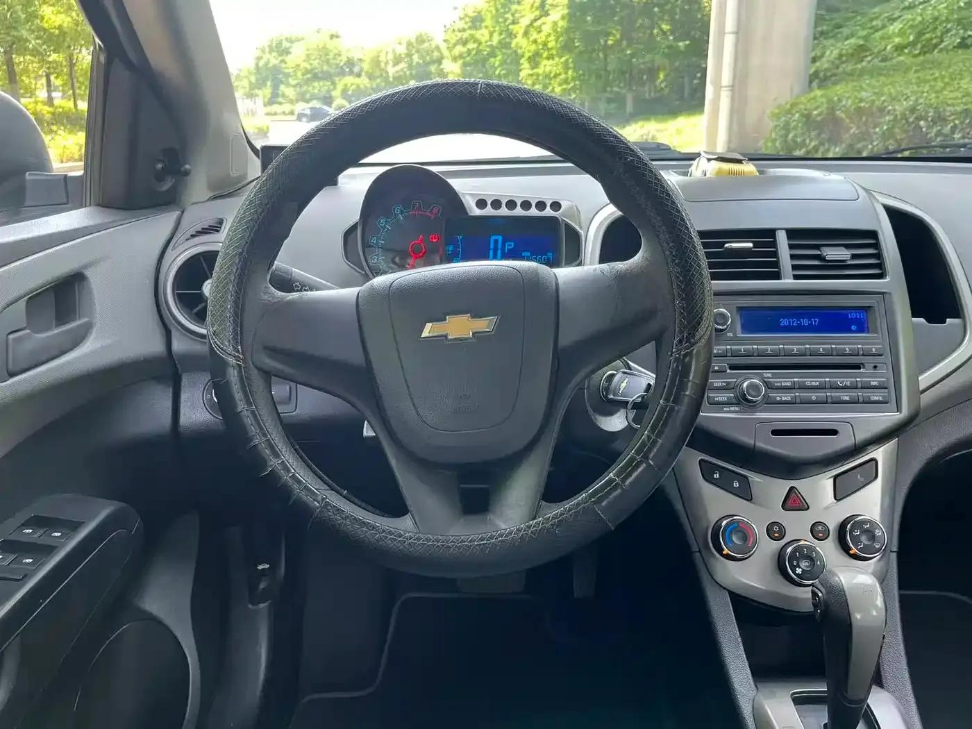 2013 Aveo Sedan 1.4L AT Sunroof Edition — миниатюра 10
