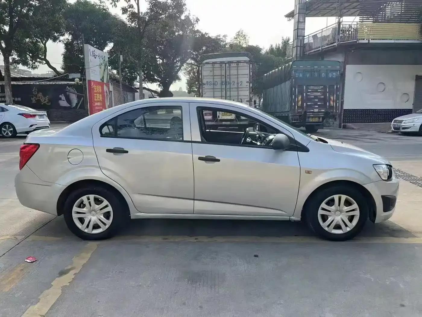 2011 Aveo Sedan 1.4L AT SL — миниатюра 4
