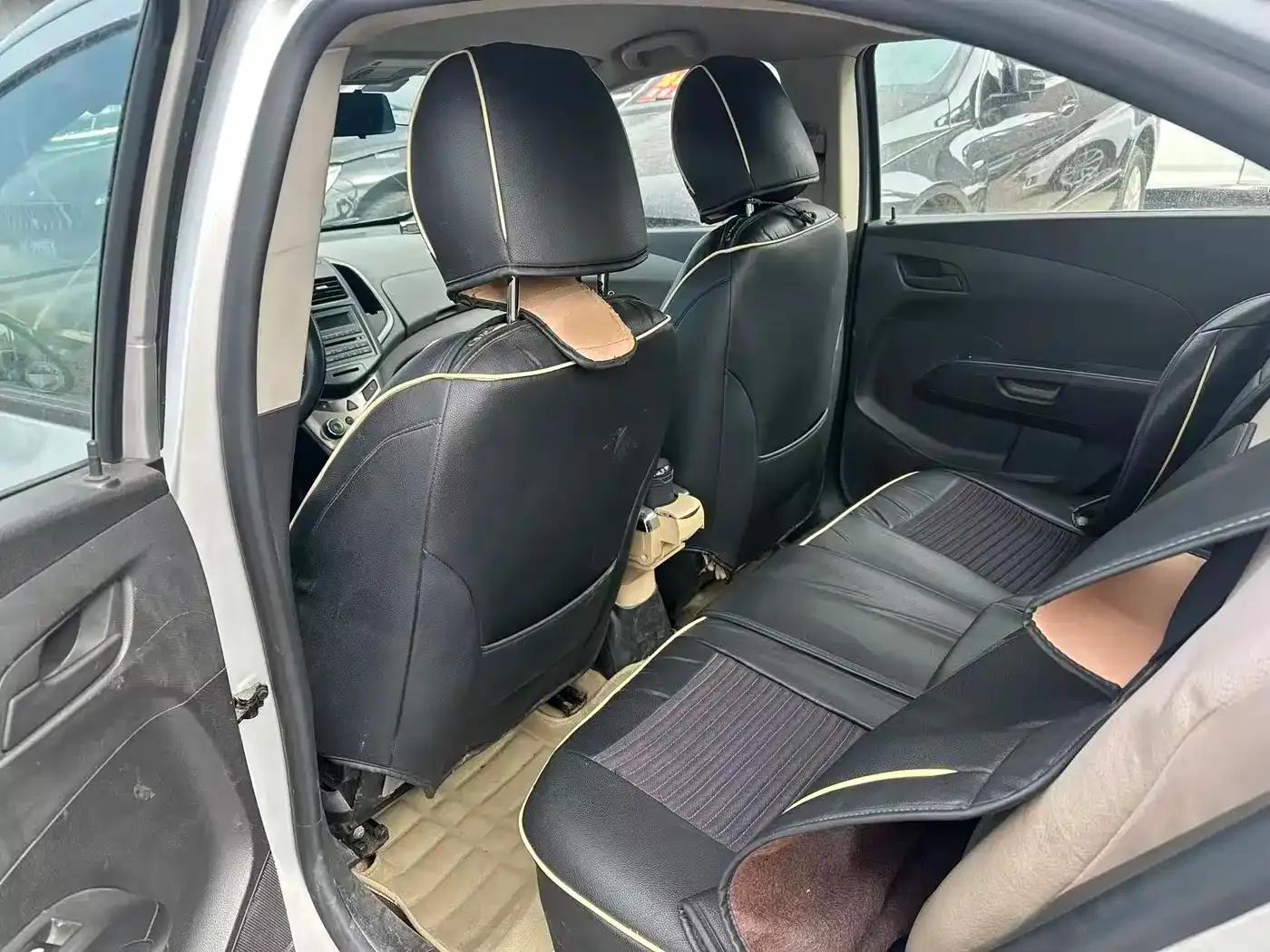 2011 Aveo Sedan 1.4L MT SL — миниатюра 9