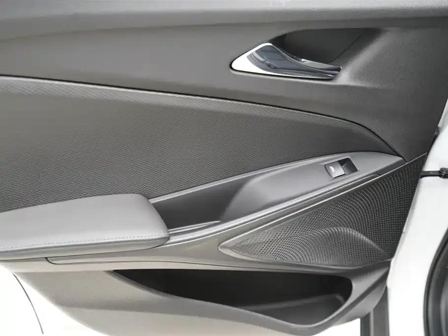 Chevrolet Menlo 2023 Star Plus Edition — миниатюра 14