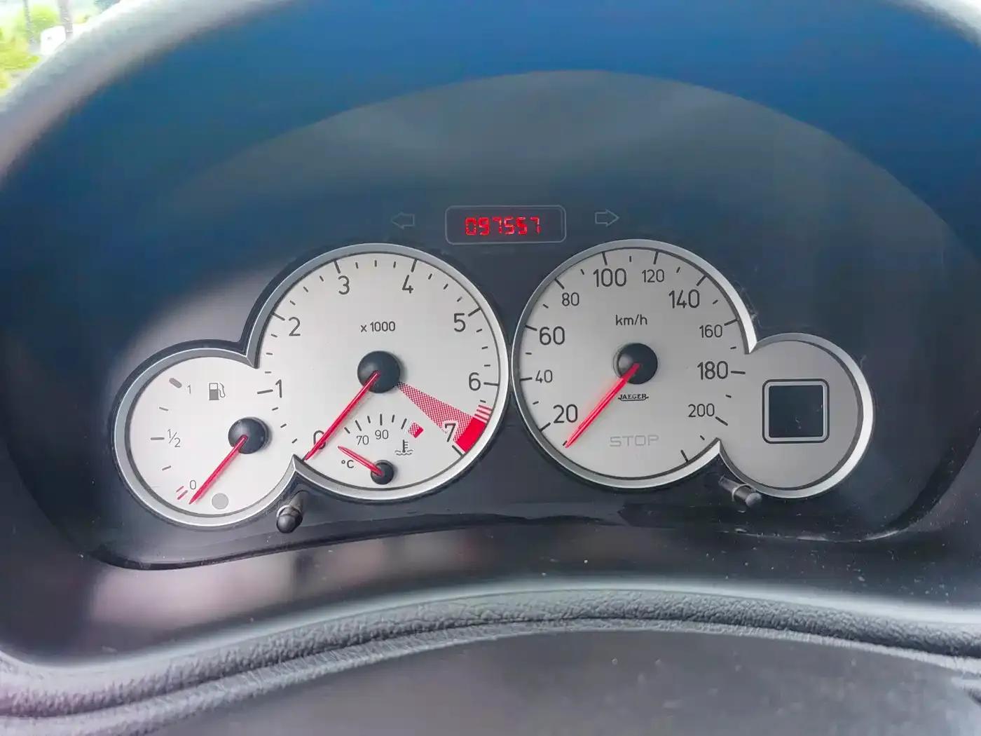 Citroën C2 2012 1.6L Automatic Sport — миниатюра 17