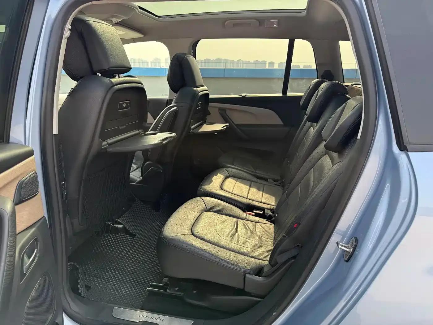 2015 Civic Civic Grand 1.6T Luxury 7-Seater — миниатюра 6